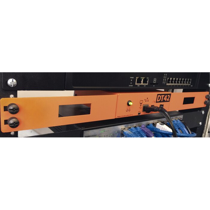Receptora de alarmas Hibrida IP universal, y con 1 entrada telefónica, ideal para su central de monitoreo, recibe Mini014GV2, PRO4G, y lineas de teléfono.